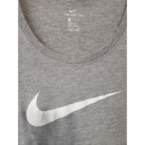Nike Tee - Picture 2 of 4